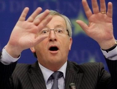 Νέο βίντεο-ντοκουμέντο με τον Γιούνκερ να μην μπορεί να σταθεί όρθιος & να δίνει «χαστουκάκια» και «high five» σε ηγέτες